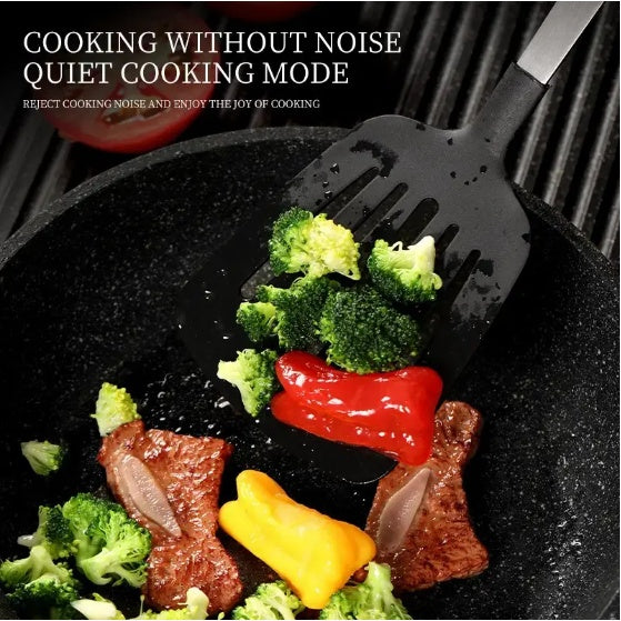 Frying pan with vegetables and meat, featuring a spatula, with text about quiet cooking mode.